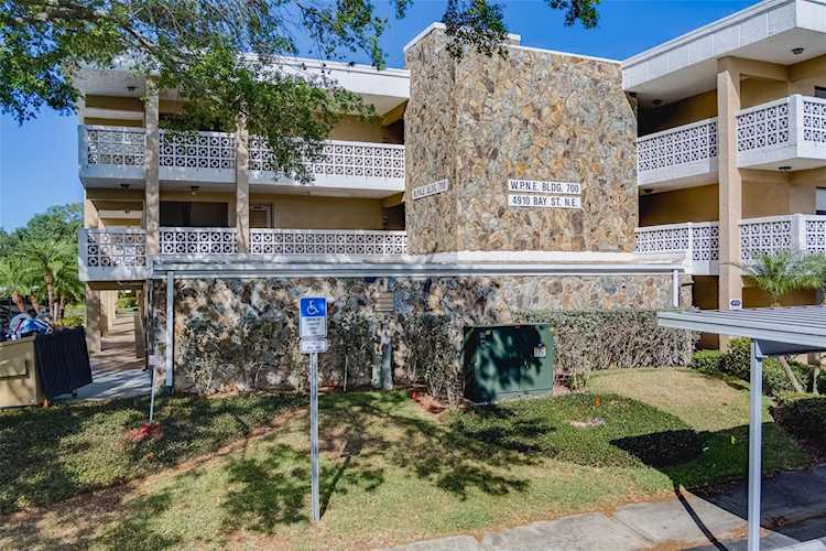 4910 Bay St NE #214 St. Petersburg, FL 33703