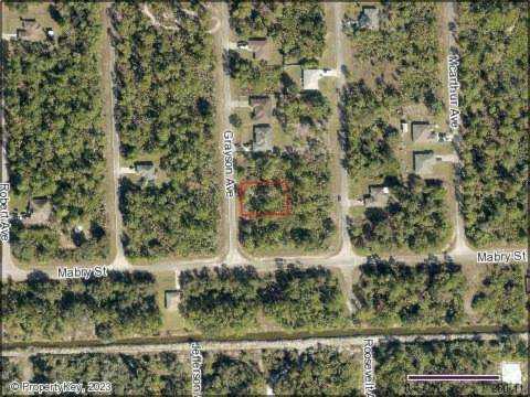 2002 Grayson Avenue FL 33920