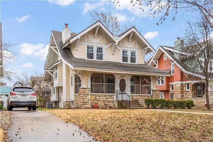 5825 Central St Kansas City, MO 64113