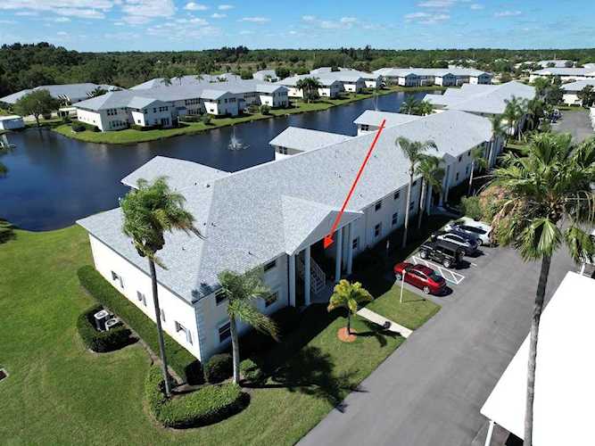 675 W Lake Jasmine Circle Vero Beach, FL 32962