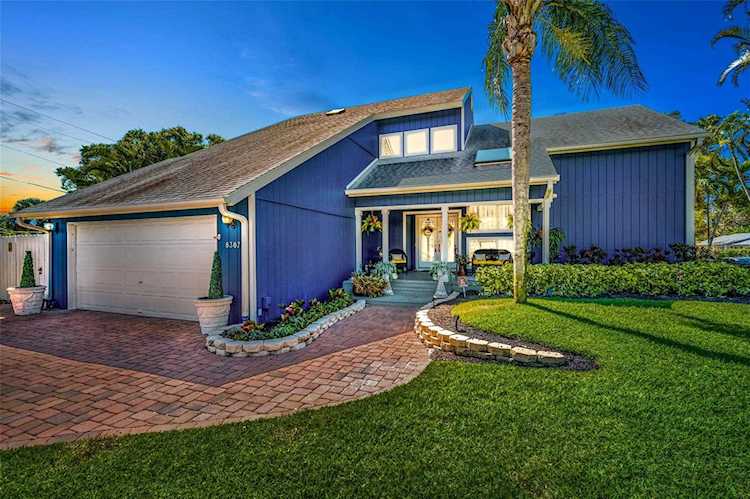 8307 9th Ave NW Bradenton, FL 34209