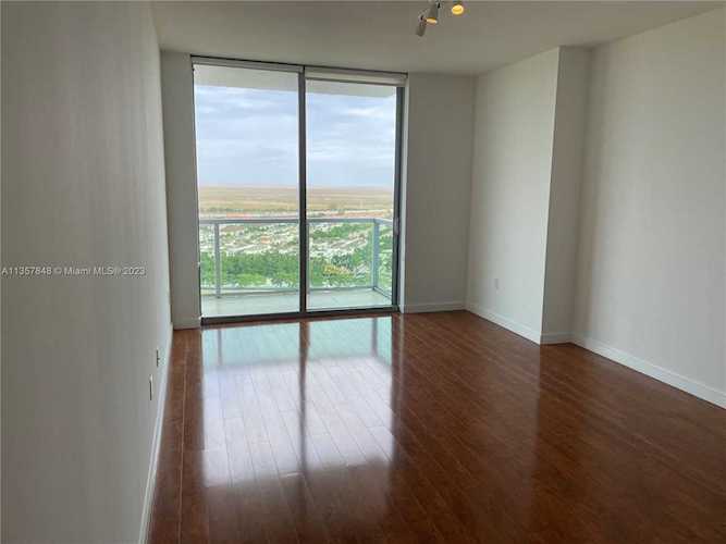 2681 N Flamingo Rd #2602S Sunrise, FL 33323