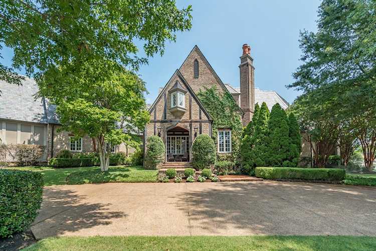 1134 Saint Vincent Pl Memphis, TN 38120
