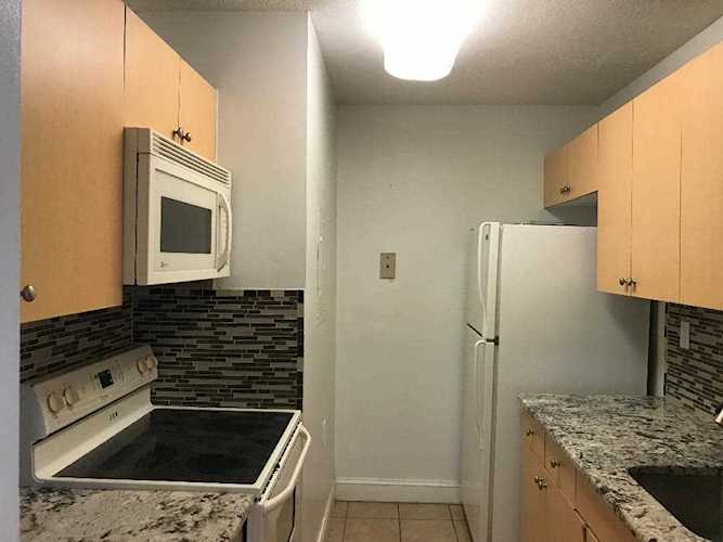 1153 Lake Victoria Drive #E West Palm Beach, FL 33411