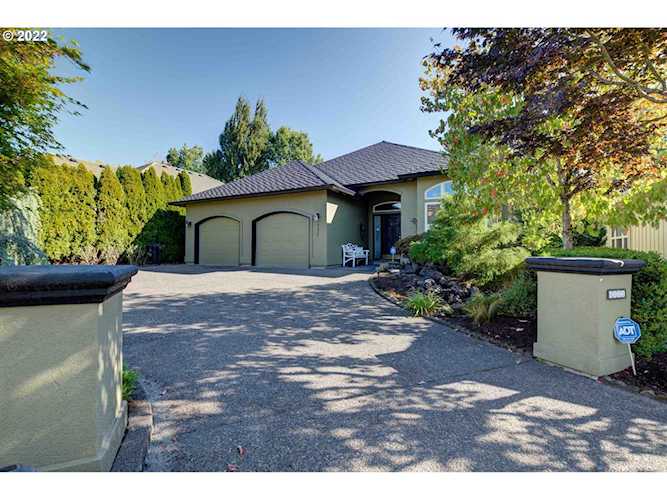 4332 NW Tamoshanter WAY Portland, OR 97229