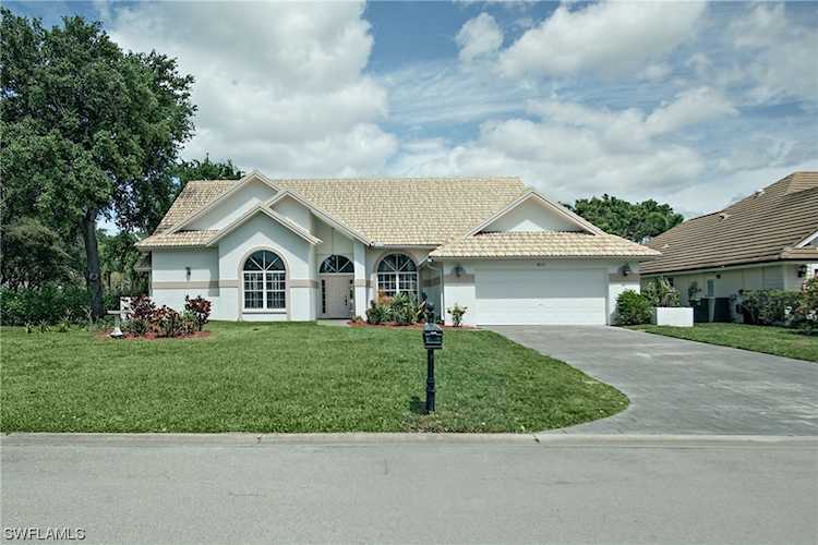 805 Pineside Ln Naples, FL 34108