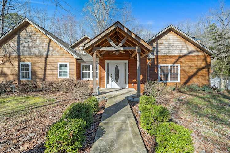 2403 Crest Rd Monterey, TN 38574