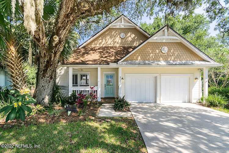 711 Paradise LN Atlantic Beach, FL 32233
