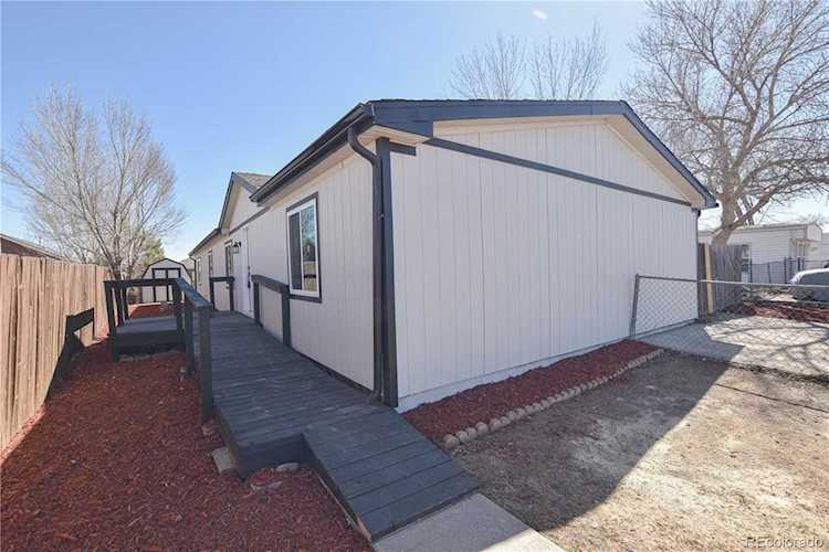 1067 Glen Creighton Dr Dacono, CO 80514