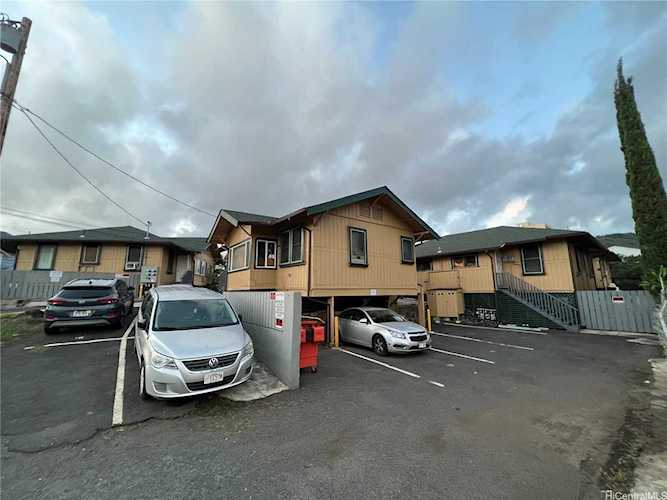 2816 Waialae Avenue Honolulu, HI 96826