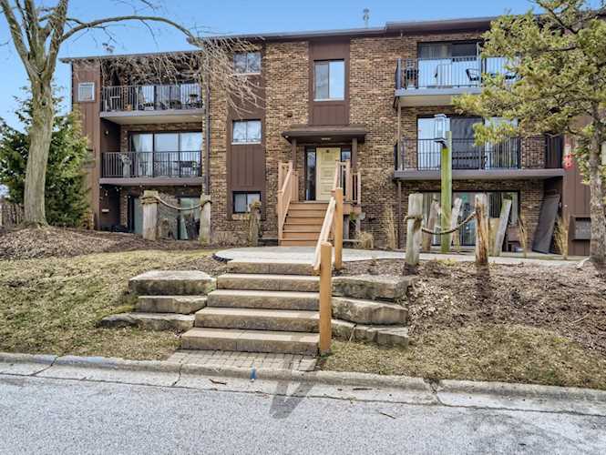 47 Pier Dr #302 Westmont, IL 60559
