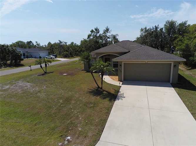 1735 Boca Chica Ave North Port, FL 34286