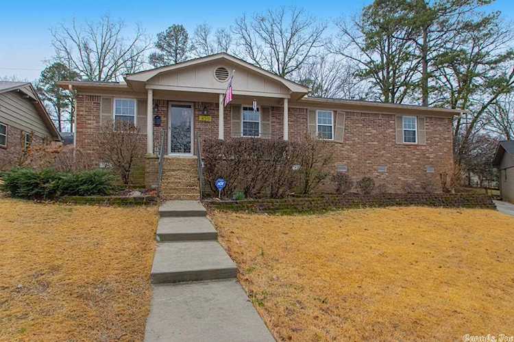 8211 Lowell Ln Little Rock, AR 72227