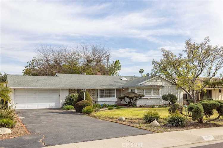 628 Fermoore St San Fernando, CA 91340