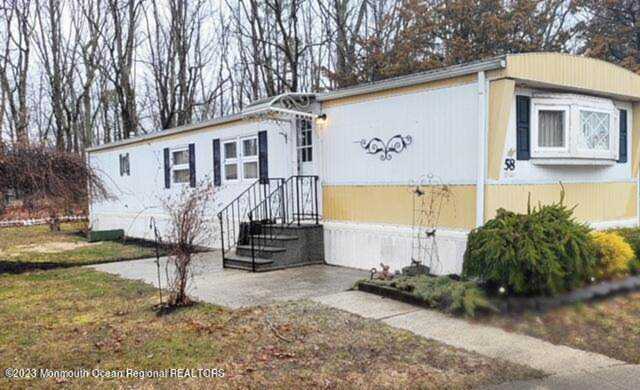 58 Douglas Dr Jackson, NJ 08527