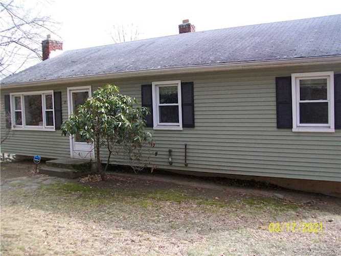 25 Fairview Ave Shelton, CT 06484