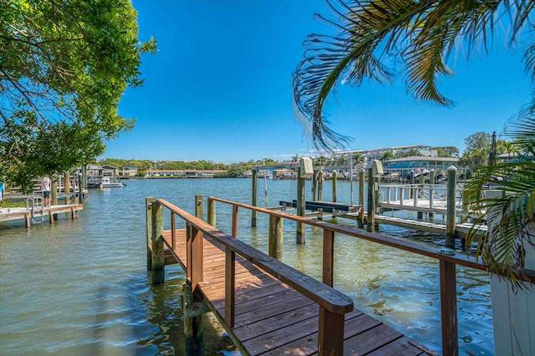 1841 Venetian Point Dr Clearwater, FL 33755