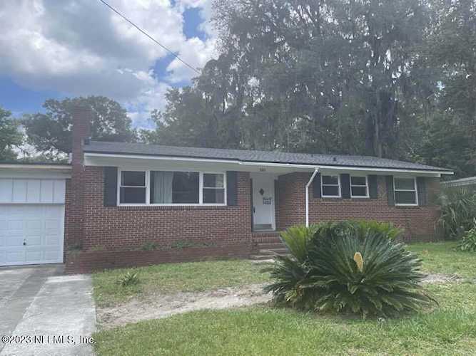 341 Tidewater CIR E Jacksonville, FL 32211