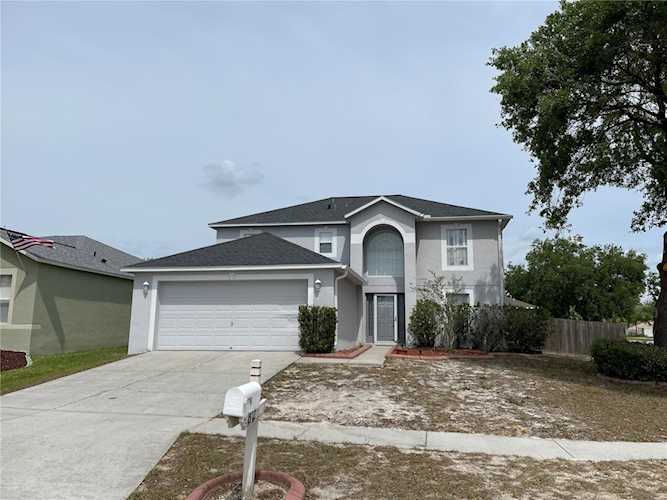 4512 Stable Dr Valrico, FL 33594