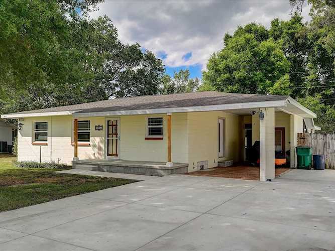 39041 Park Dr Zephyrhills, FL 33542