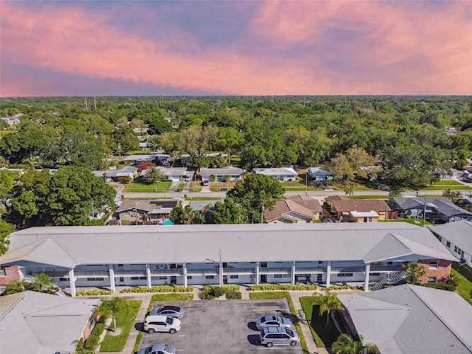 305 Brandy Wine Dr #305 Largo, FL 33771