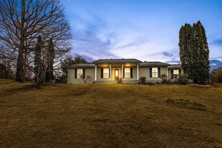 80 Wolfinbarger Ln Irvine, KY 40336