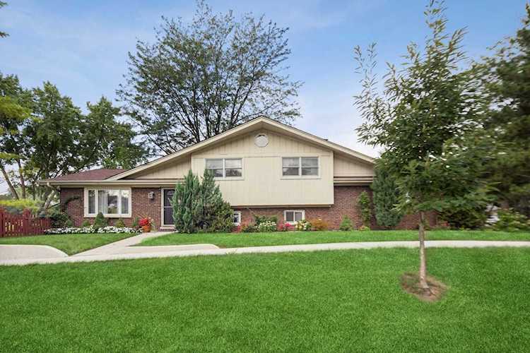 141 Hidden View Dr Westmont, IL 60559