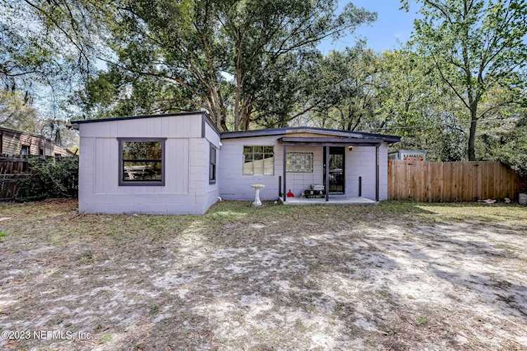10529 Keuka DR Jacksonville, FL 32218