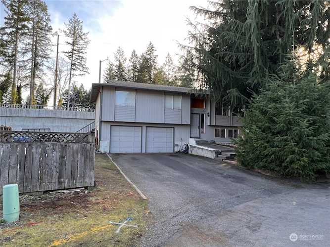 2208 151st St E Tacoma, WA 98445
