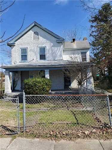72 Sycamore Ave Newport News, VA 23607
