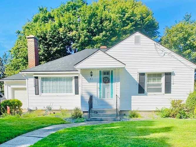 21 Barrett Street Ludlow, MA 01056
