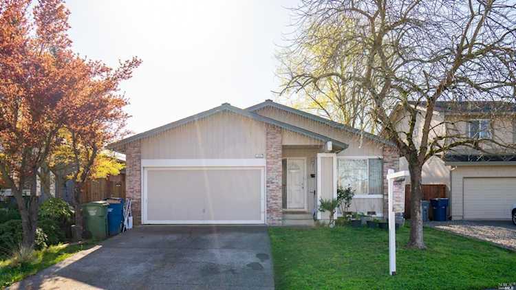 330 Manka Circle Santa Rosa, CA 95403
