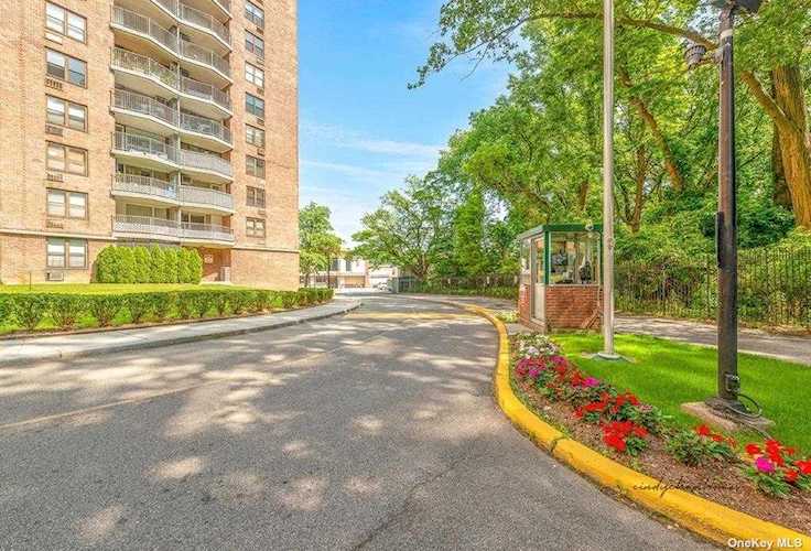 90-60 Union Turnpike #3F Glendale, NY 11385