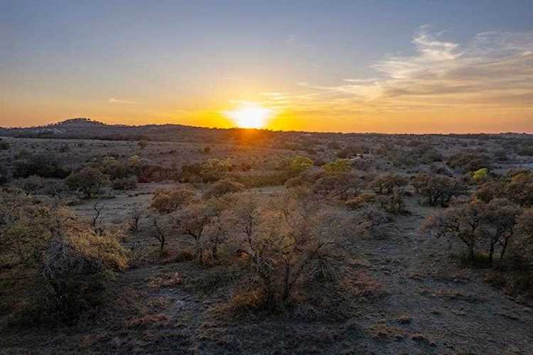 343 Cattle Creek DR Johnson City, TX 78636
