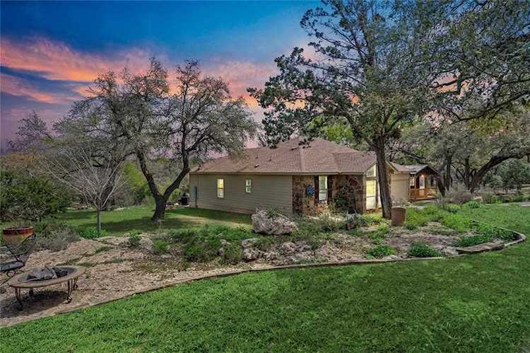 468 Beauchamp RD Dripping Springs, TX 78620