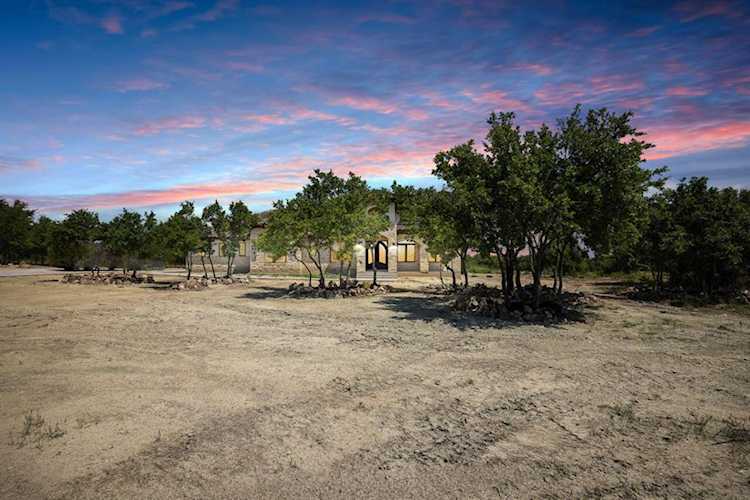 649 Strada Luca Florence, TX 76527