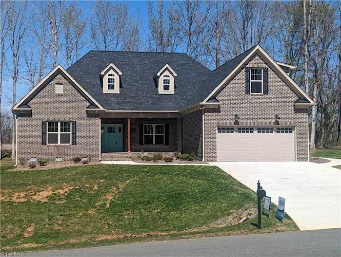 9431 White Tail Trail Kernersville, NC 27284