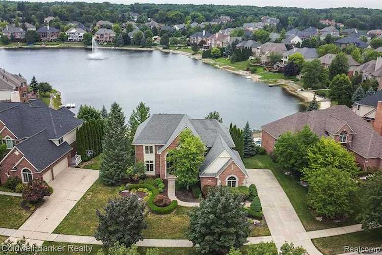 18415 E Clairmont Circle Northville Twp, MI 48168 home for sale, MLS#20230018285 | Dwellings Michigan Real Estate Photo 1