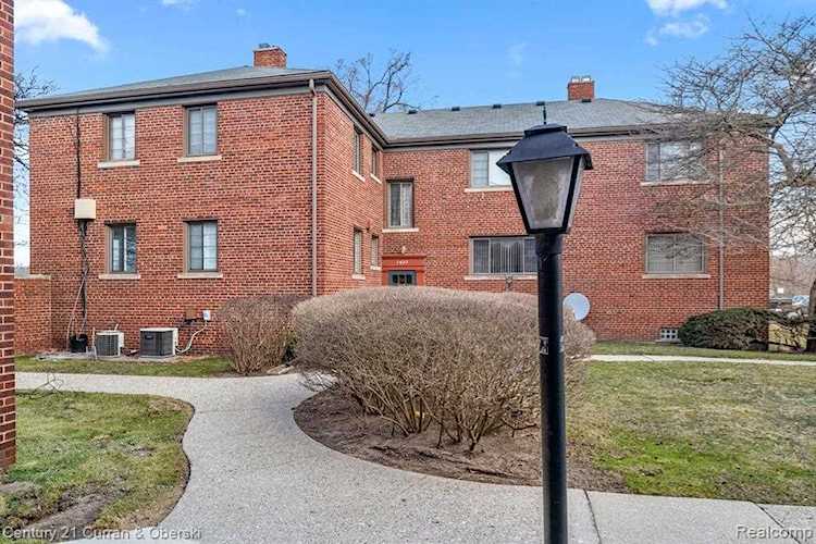 1425 S Telegraph Rd #15 Dearborn, MI 48124 | MLS 20230018565 Photo 1