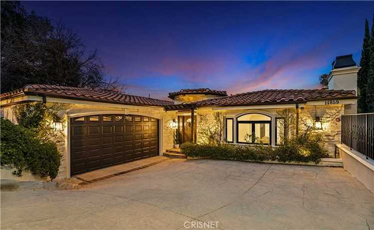 14859 Round Valley Dr Sherman Oaks, CA 91403