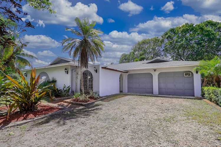 705 Kearney Road Fort Pierce, FL 34982