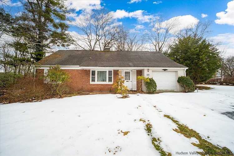 12 Orchard Ln New Paltz, NY 12561
