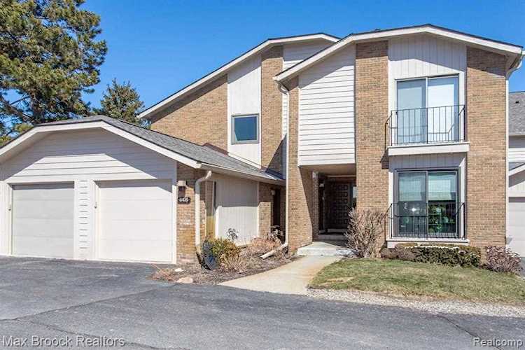 6435 Maple Hills Bloomfield Hills, MI 48301