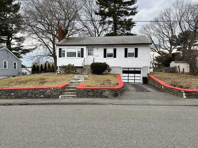 32 Devine Rd Randolph, MA 02368