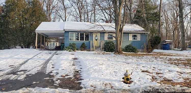 58 Woodruff Rd Clinton, MA 01510