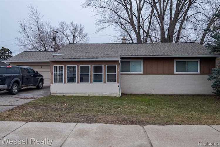 5632 23 Mile Shelby Twp, MI 48316