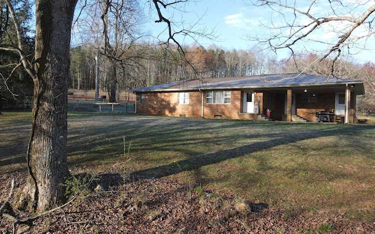 69 Jewell Whitmore Dr Blairsville, GA 30512