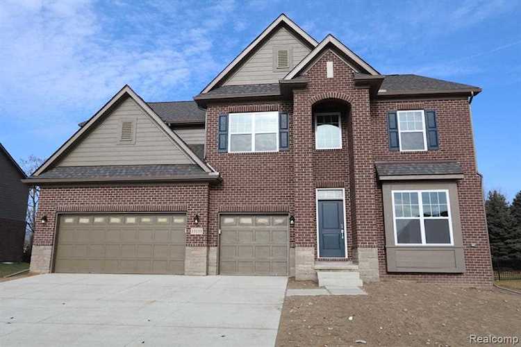 13133 Valencia Utica, MI 48315