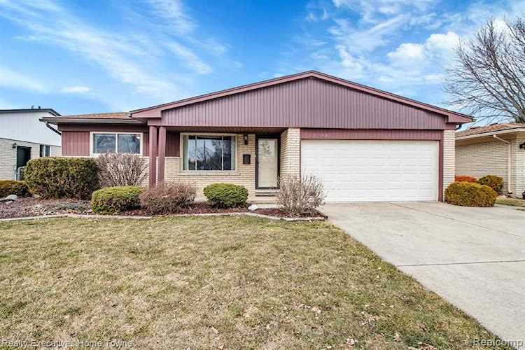 14943 Carmel, Sterling Heights, MI 48312 in Sterling Moravian|Macomb MLS# 60197689 Photo 1