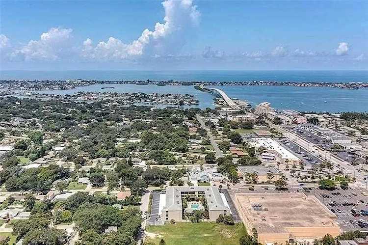 215 Valencia Blvd #209 Belleair Bluffs, FL 33770